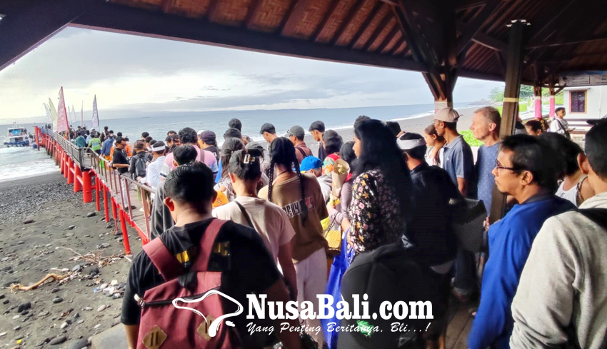 Penyeberangan ke Nusa Penida Dipadati Pamedek