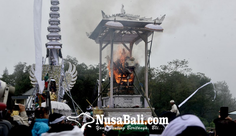 www.nusabali.com-bade-tumpang-9-diarak-1150-krama