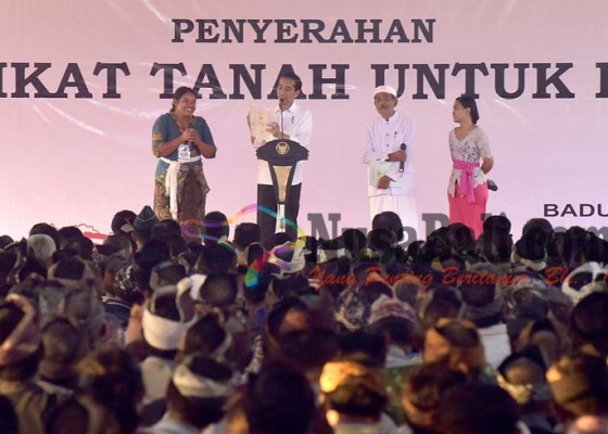 Nusabali.com - jokowi-kembali-serahkan-3500-sertifikat-tanah