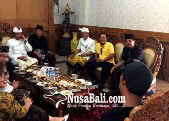 Nusabali.com - sudikerta-briefing-fraksi-golkar-dprd-bali