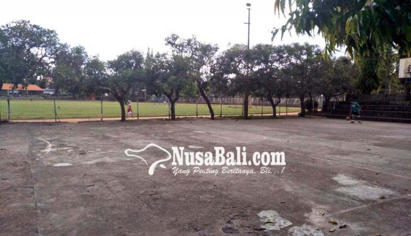 www.nusabali.com-lapangan-basket-muditha-berlubang