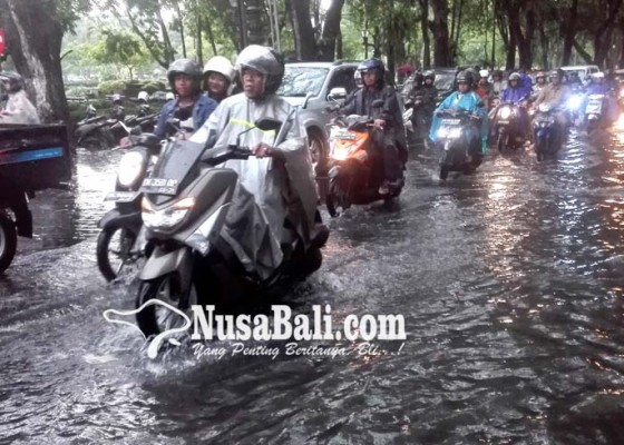 Nusabali.com - hujan-lebat-denpasar-dikepung-banjir