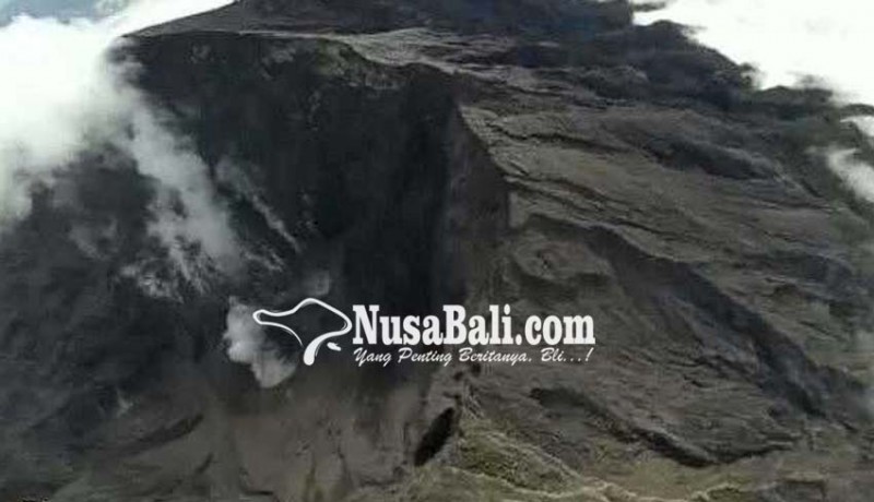 www.nusabali.com-muncul-lubang-besar-di-dalam-kawah