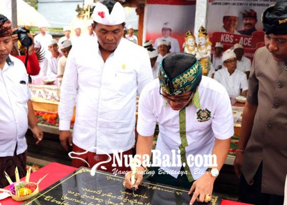 Nusabali.com - bupati-giri-prasta-serahkan-hibah-rp-15-miliar