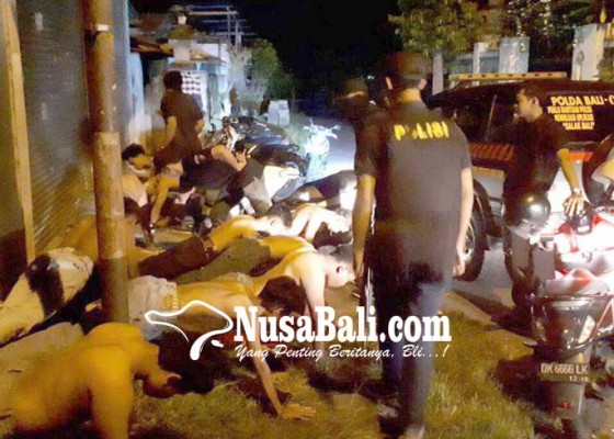 Nusabali.com - bubarkan-balap-liar-polisi-amankan-joki-wanita
