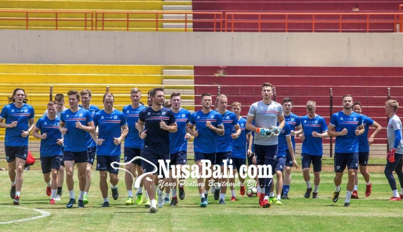 www.nusabali.com-milla-panggil-24-pemain-lawan-timnas-islandia