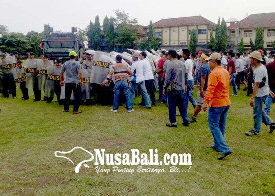 Nusabali.com - simulasi-polres-buleleng-siap-amankan-pilgub