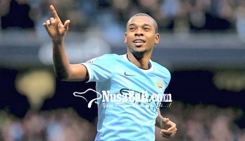 www.nusabali.com-manchester-city-ikat-fernandinho-sampai-2020