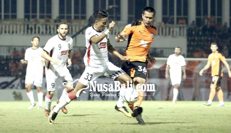 www.nusabali.com-bali-united-pulang-dengan-kepala-tegak