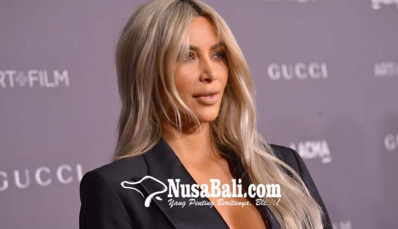 www.nusabali.com-kim-kardashian-pamer-foto-tanpa-busana