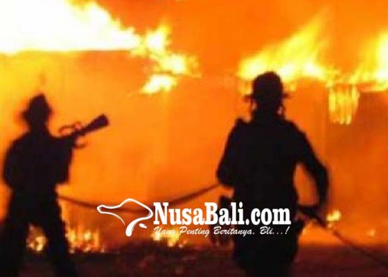 Nusabali.com - gudang-terbakar-warga-ngulkul-bulus