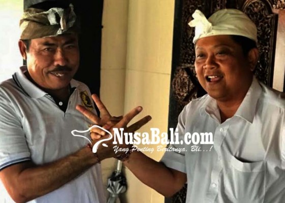 Nusabali.com - warga-nusa-penida-sambut-mantra-kerta-salam-dua-jari