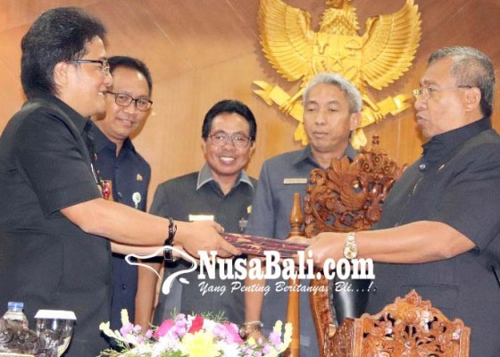 Nusabali.com - bupati-puji-fungsi-dan-tugas-pokok-dewan-berjalan-dengan-baik