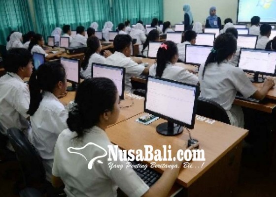 Nusabali.com - 2012-siswa-smk-ikuti-un-di-karangasem