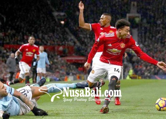 Nusabali.com - mu-tak-biarkan-city-juara-di-old-trafford