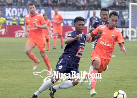 Nusabali.com - persija-puncaki-klasemen