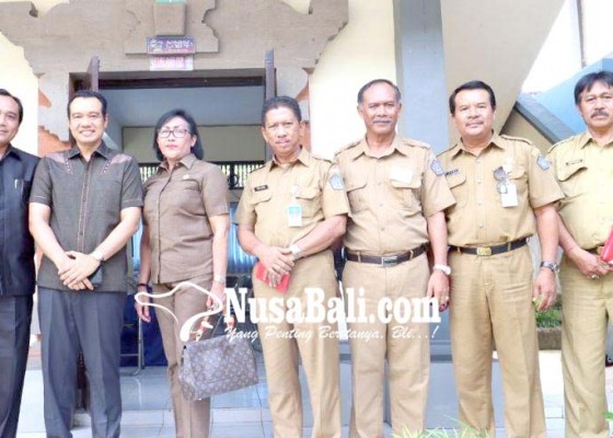 Nusabali.com - komisi-iv-dprd-badung-pantau-unbk-smp-1-abiansemal