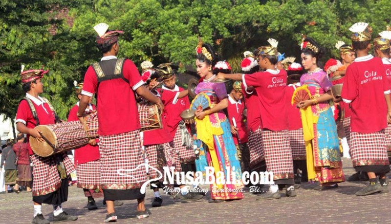 www.nusabali.com-pawai-budaya-semarakkan-hardiknas