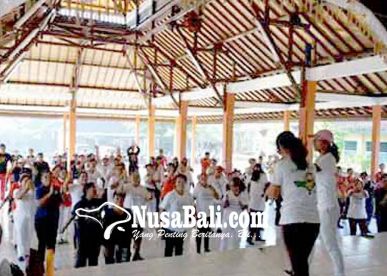 Nusabali.com - ppk-sukawati-ajak-warga-jalan-sehat