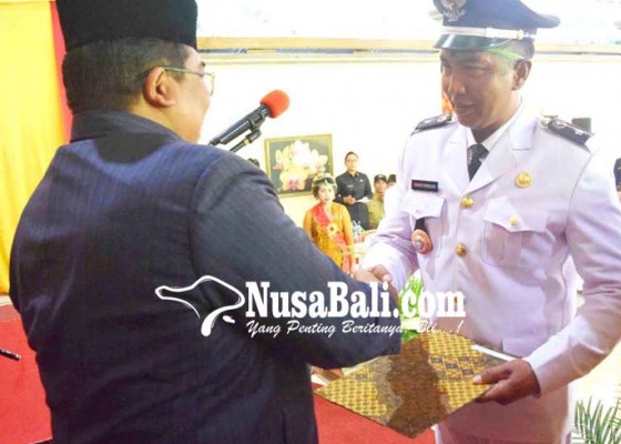 Nusabali.com - bupati-lantik-paw-perbekel-gobleg