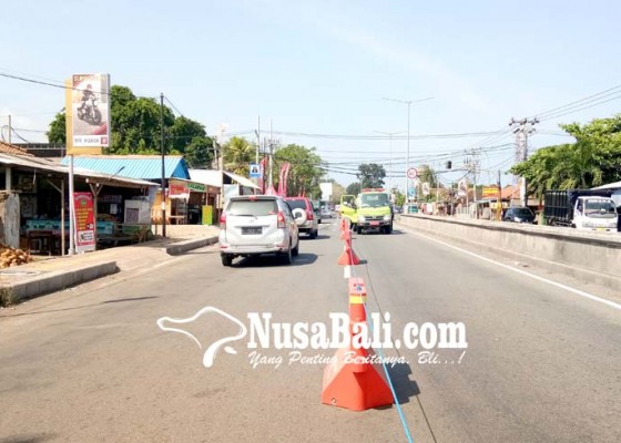 Nusabali.com - jalur-mudik-di-gilimanuk-mulai-dipasang-water-barrier