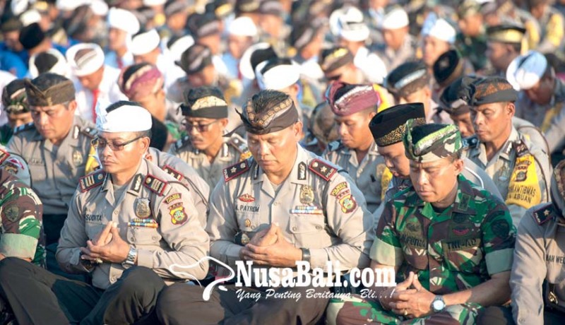 www.nusabali.com-duduk-berdampingan-bukti-sinergitas-tni-polri-dalam-pengamanan-pilkada