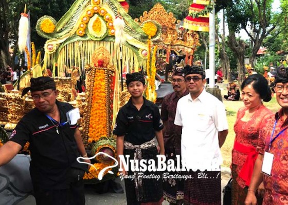 Nusabali.com - 327-seniman-denpasar-ikuti-pawai-pembukaan-pkb-ke-40