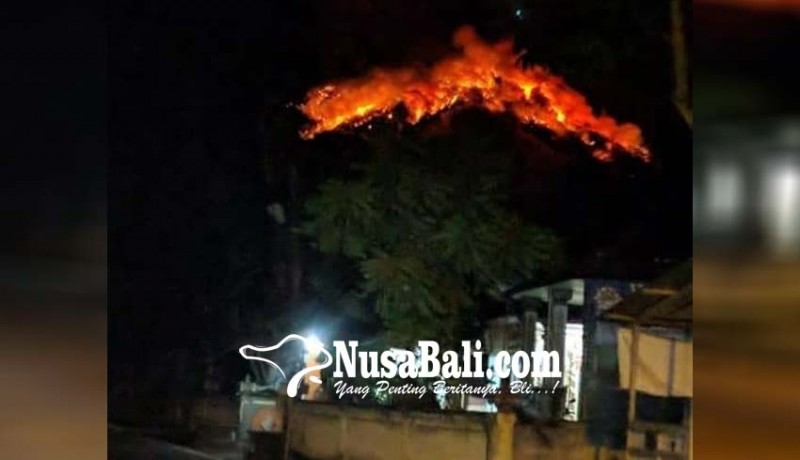 www.nusabali.com-gunung-agung-erupsi-disertai-lontaran-lava-pijar