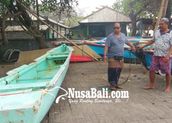 Nusabali.com - perahu-rusak-nelayan-menangis