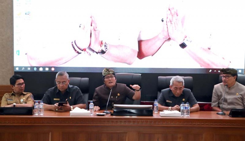 www.nusabali.com-bupati-apresiasi-kontingen-udg-raih-juara-umum-di-provinsi