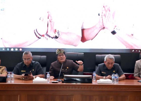 Nusabali.com - bupati-apresiasi-kontingen-udg-raih-juara-umum-di-provinsi