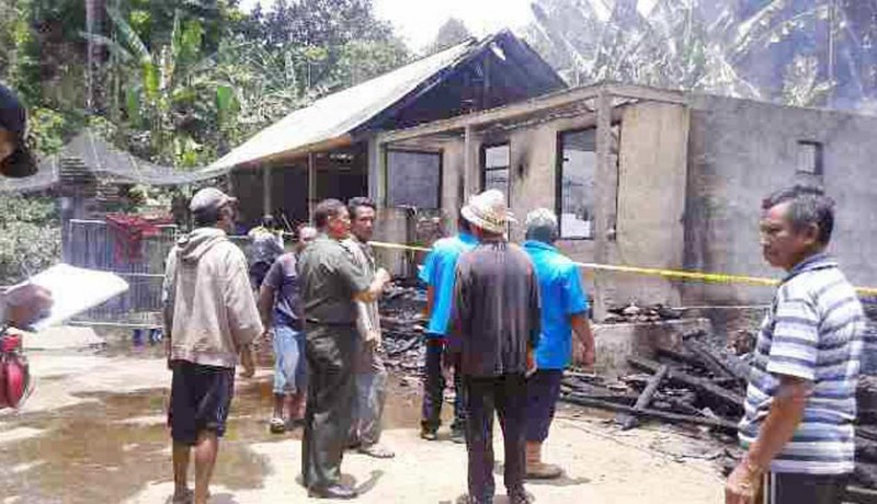 www.nusabali.com-rumah-terbakar-uang-tunai-rp-37-juta-hangus