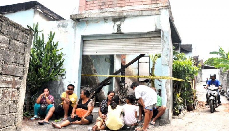 www.nusabali.com-rumah-dan-4-motor-ludes-terbakar