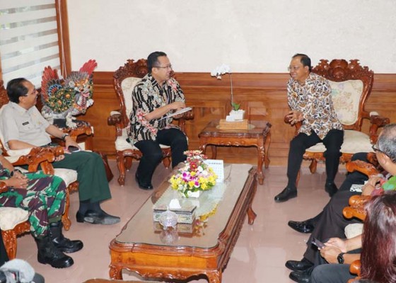 Nusabali.com - gubernur-minta-umkm-dilibatkan-dalam-annual-meeting-imf-world-bank