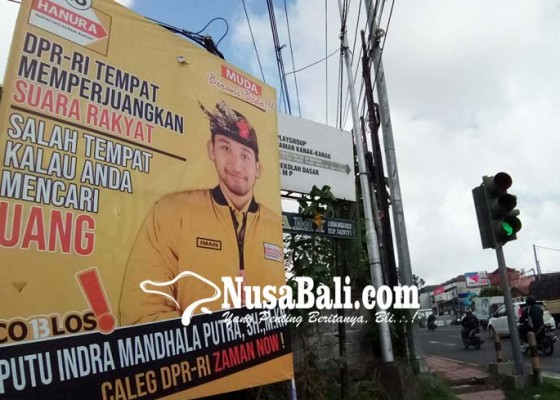 Nusabali.com - alat-peraga-caleg-menjamur-kpu-belum-bisa-sentuh