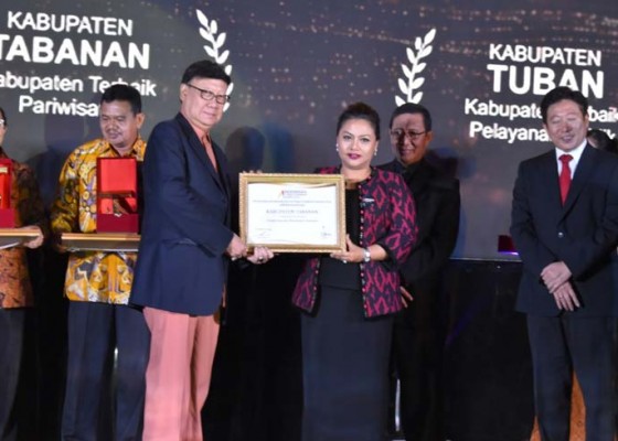 Nusabali.com - tabanan-raih-platinum-terbaik-pariwisata-2018