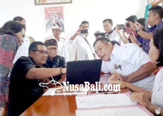 Nusabali.com - wabup-dan-ketua-dprd-cek-dpt-ke-kantor-camat