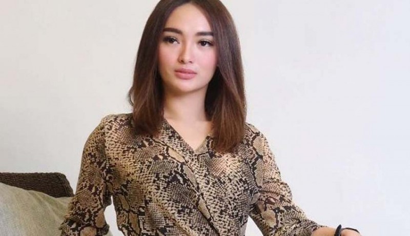 www.nusabali.com-zaskia-gotik-larang-adik-jadi-artis