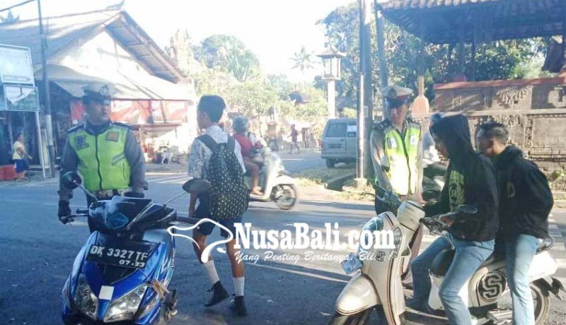 www.nusabali.com-ops-zebra-tindak-pelajar-smp-pengendara-motor