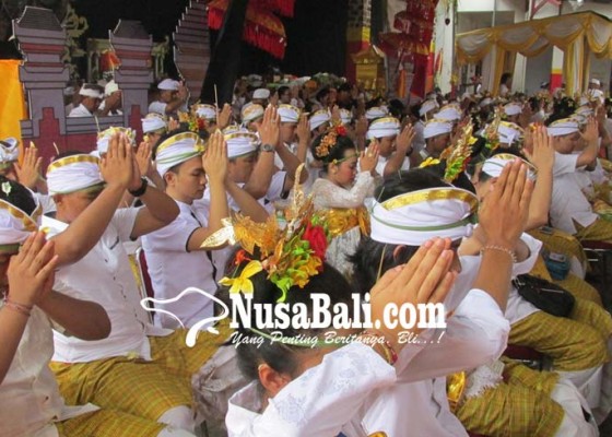 Nusabali.com - banjar-tangerang-gelar-metatah-massal-se-banten