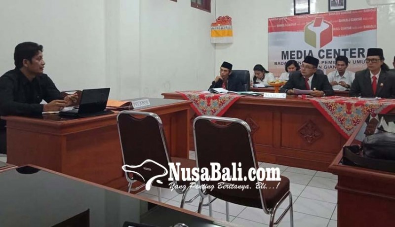 www.nusabali.com-caleg-laporkan-caleg-di-gianyar