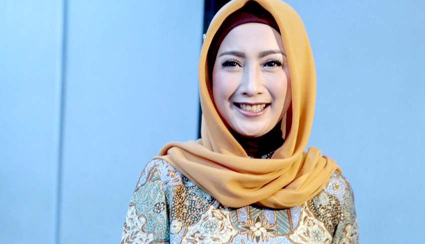 NUSABALI.com - Desy Ratnasari Sudah Move On dari Mantan