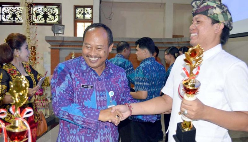 www.nusabali.com-buleleng-juara-umum-ptk-pnf-se-bali