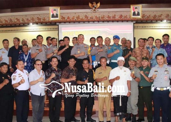 Nusabali.com - siagakan-1179-personil-10-gereja-dijaga-ketat