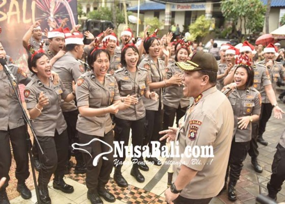 Nusabali.com - kapolda-gemakan-perdamaian-melalui-pentas-choir-polda-bali