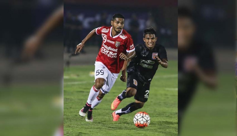 www.nusabali.com-bali-united-ditahan-imbang-10-pemain-pusamania