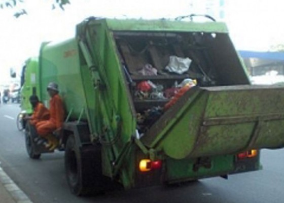 Nusabali.com - 10-truk-sampah-bekerja-kurang-maksimal