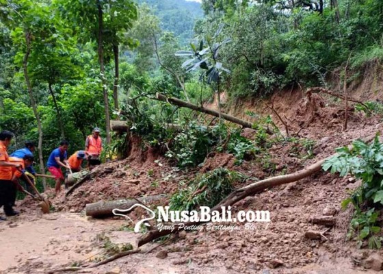 Nusabali.com - longsor-di-bunutan-4-banjar-terisolasi