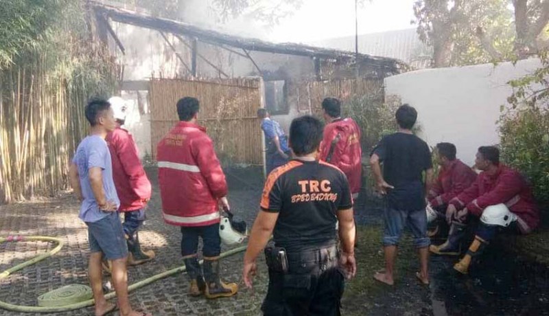 www.nusabali.com-korsleting-listrik-gudang-vila-terbakar