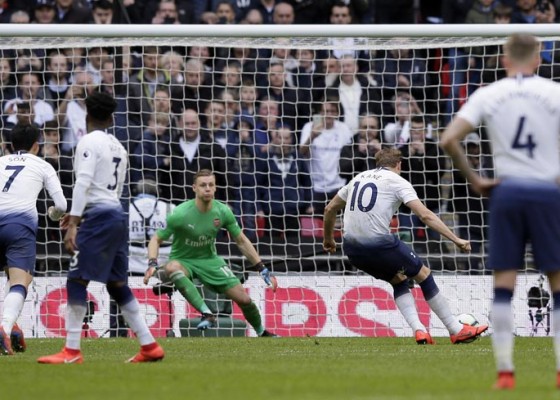 Nusabali.com - penalti-kane-selamatkan-spurs-dari-amukan-arsenal